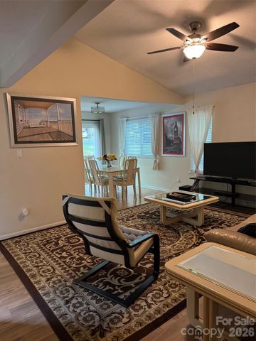 1050 Sardis Cove Drive, Charlotte, NC 28270