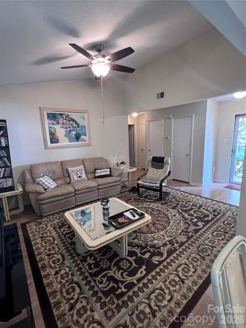 1050 Sardis Cove Drive, Charlotte, NC 28270