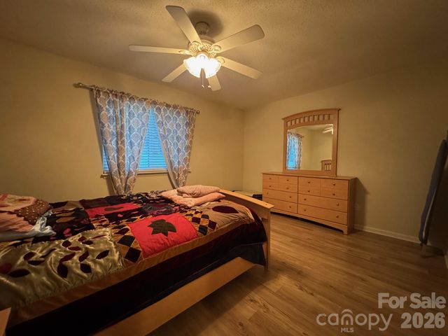 1050 Sardis Cove Drive, Charlotte, NC 28270