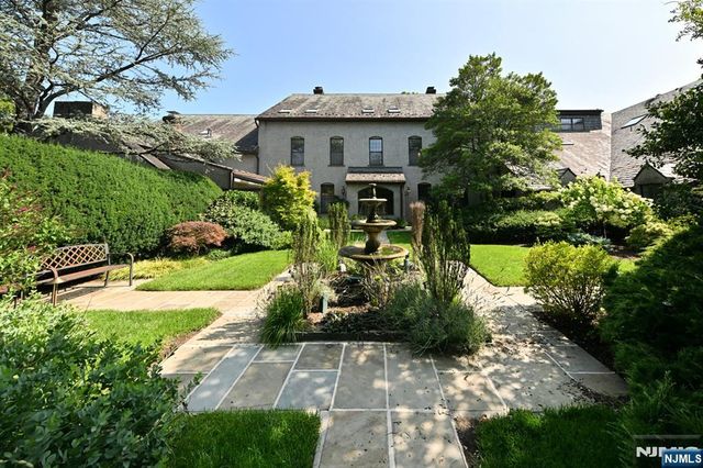 140 Bellair Road Q, Ridgewood, NJ 07450