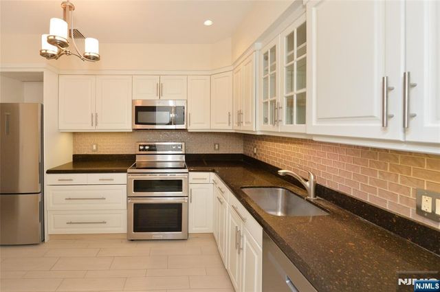 140 Bellair Road Q, Ridgewood, NJ 07450