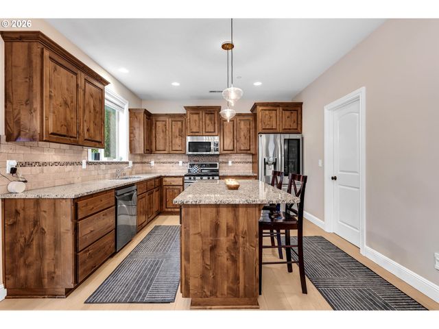 845 Nw SACAJAWEA St, Camas, WA 98607