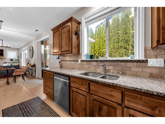 845 Nw SACAJAWEA St, Camas, WA 98607