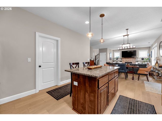 845 Nw SACAJAWEA St, Camas, WA 98607