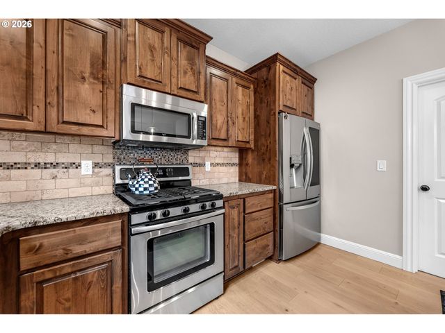 845 Nw SACAJAWEA St, Camas, WA 98607