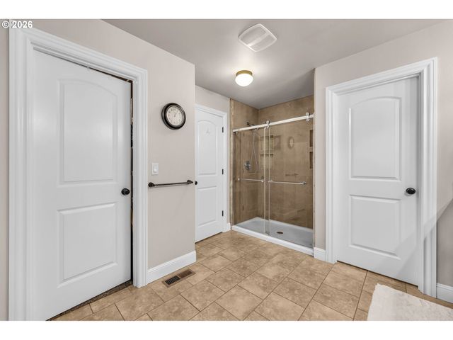 845 Nw SACAJAWEA St, Camas, WA 98607