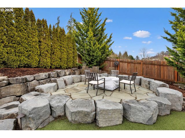 845 Nw SACAJAWEA St, Camas, WA 98607