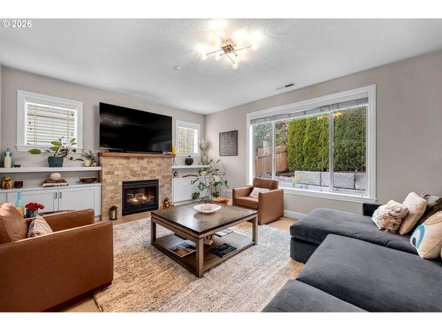 845 Nw SACAJAWEA St, Camas, WA 98607