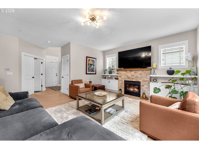 845 Nw SACAJAWEA St, Camas, WA 98607