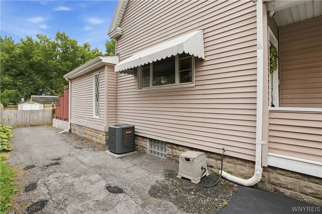 190 Laverack Avenue, Lancaster, NY 14043
