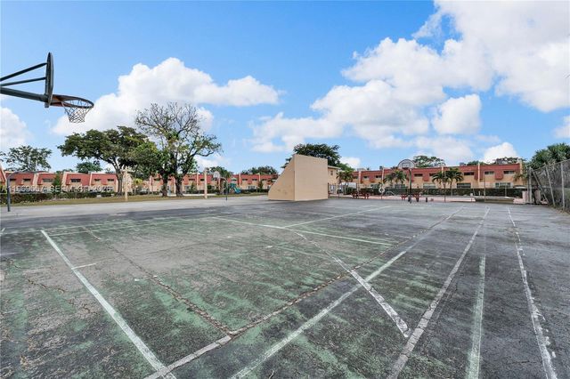 34 Meacham Ln, Tamarac, FL 33319