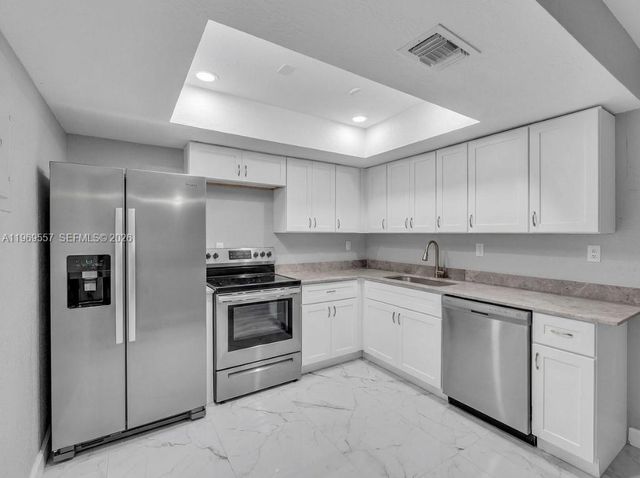 34 Meacham Ln, Tamarac, FL 33319