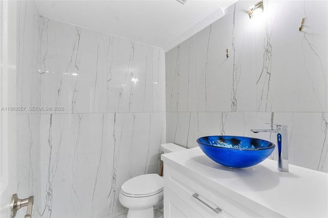 34 Meacham Ln, Tamarac, FL 33319