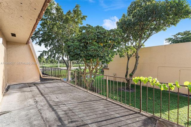 34 Meacham Ln, Tamarac, FL 33319