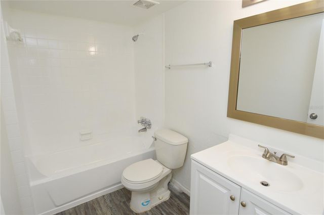 5006 MORRO MANOR DRIVE 305, Tampa, FL 33617