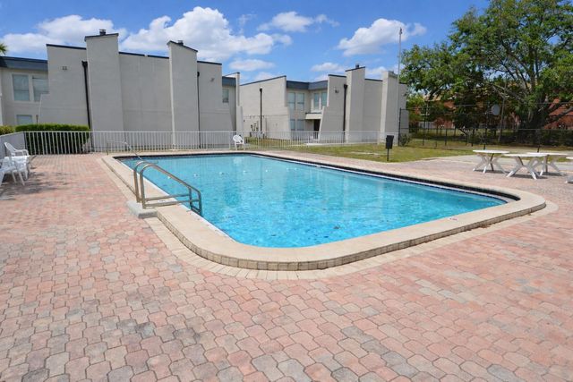 5006 MORRO MANOR DRIVE 305, Tampa, FL 33617
