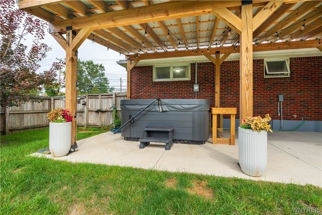 385 Fisher Road, West Seneca, NY 14224