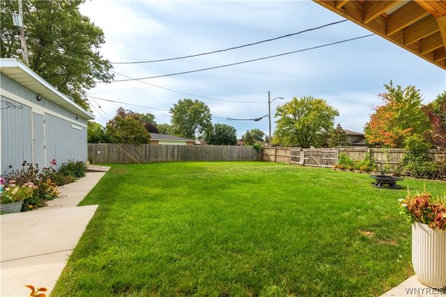 385 Fisher Road, West Seneca, NY 14224
