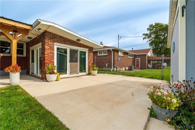 385 Fisher Road, West Seneca, NY 14224