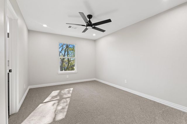 132 Pecan Drive, Pottsboro, TX 75076