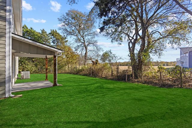 132 Pecan Drive, Pottsboro, TX 75076