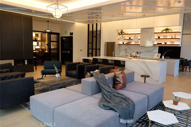 400 S Broadway 1304, Los Angeles, CA 90013