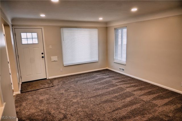 6302 W 54th Street, Parma, OH 44129