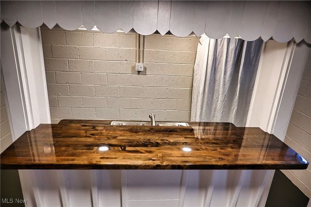 6302 W 54th Street, Parma, OH 44129