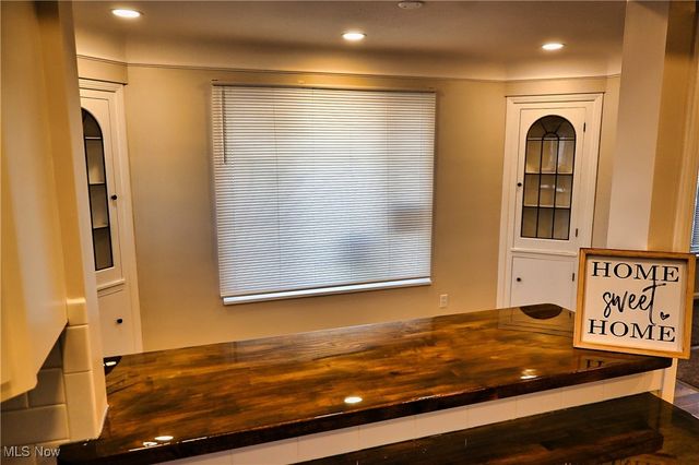 6302 W 54th Street, Parma, OH 44129