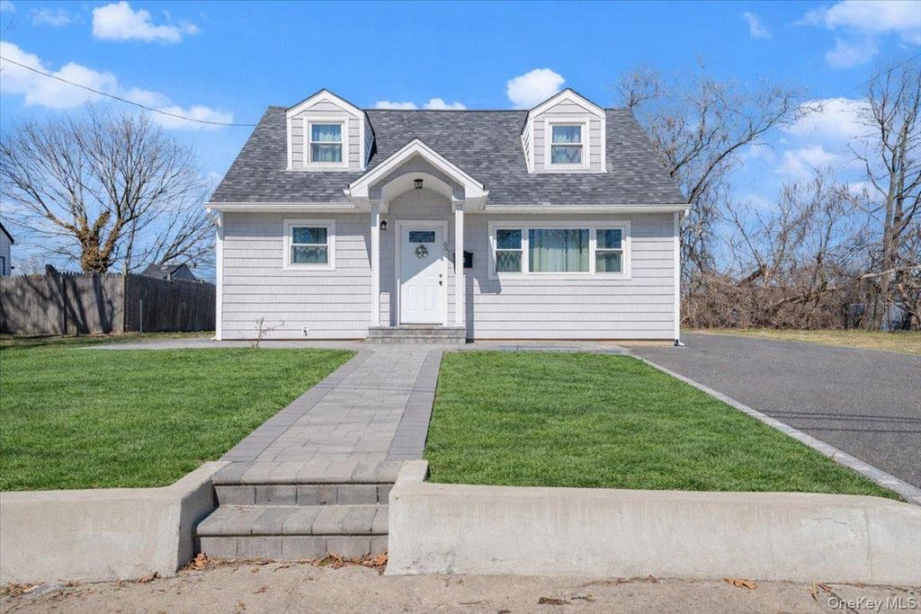 69 Parkway Boulevard, Wyandanch, NY 11798