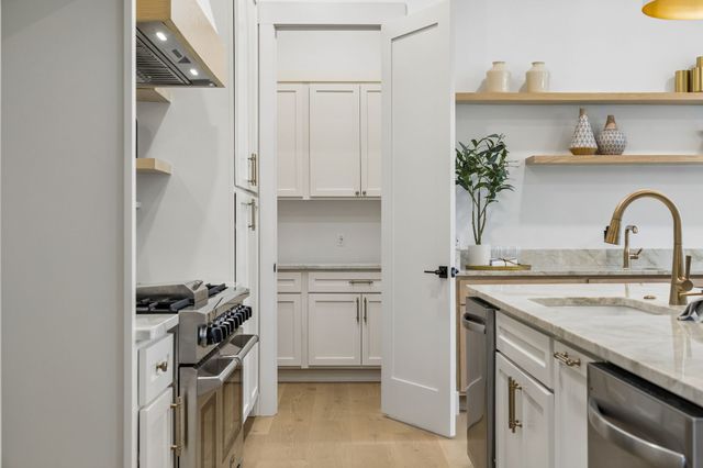 3027 Brooklyndell Avenue, Dallas, TX 75211