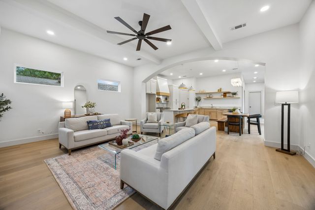 3027 Brooklyndell Avenue, Dallas, TX 75211