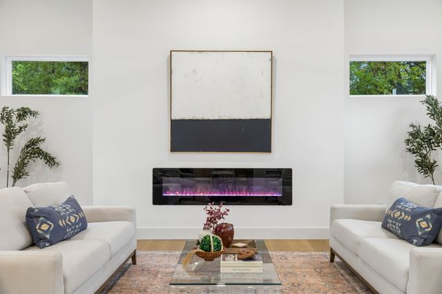 3027 Brooklyndell Avenue, Dallas, TX 75211
