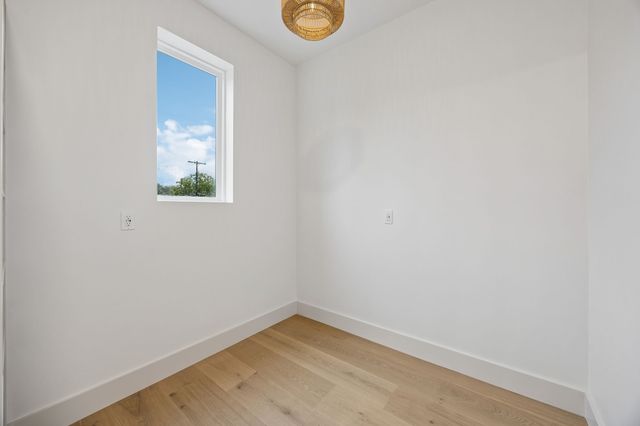 3027 Brooklyndell Avenue, Dallas, TX 75211