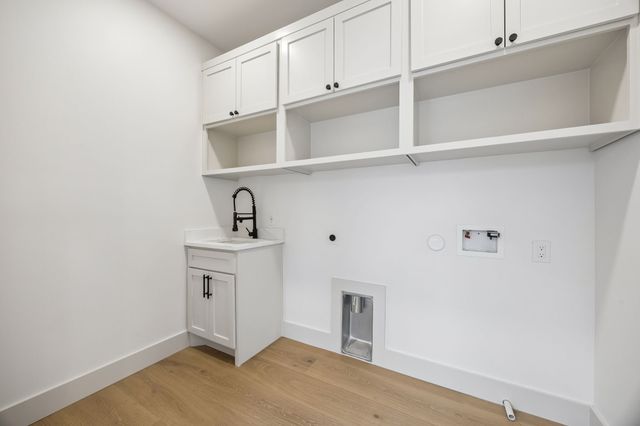 3027 Brooklyndell Avenue, Dallas, TX 75211