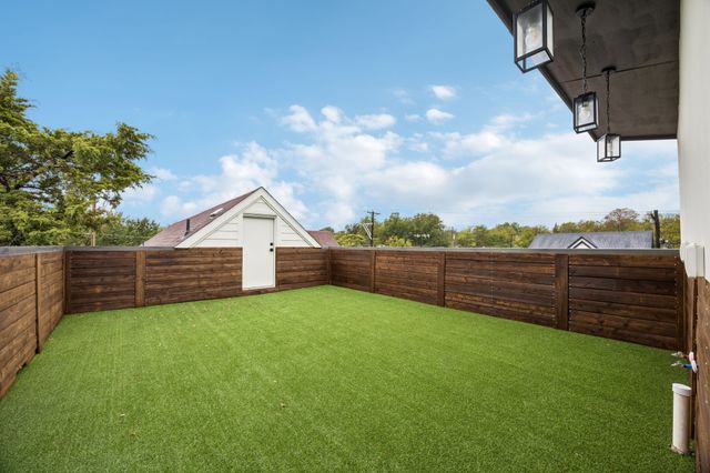3027 Brooklyndell Avenue, Dallas, TX 75211
