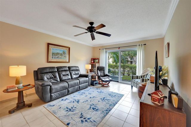 860 SE 6th Avenue 402, Deerfield Beach, FL 33441