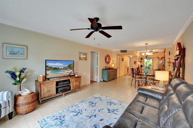 860 SE 6th Avenue 402, Deerfield Beach, FL 33441