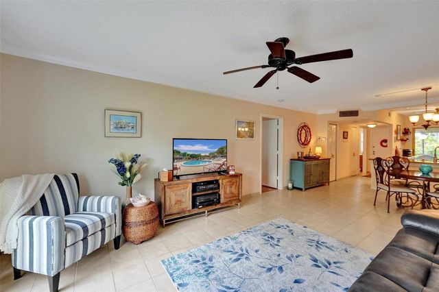 860 SE 6th Avenue 402, Deerfield Beach, FL 33441
