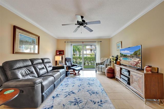 860 SE 6th Avenue 402, Deerfield Beach, FL 33441