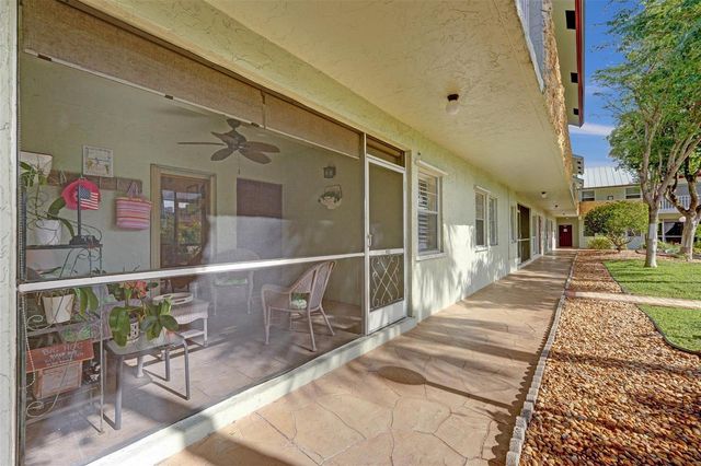860 SE 6th Avenue 402, Deerfield Beach, FL 33441