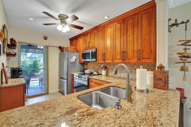 860 SE 6th Avenue 402, Deerfield Beach, FL 33441