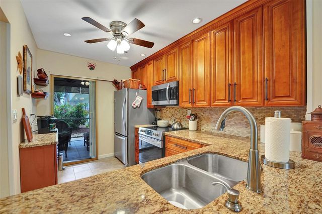 860 SE 6th Avenue 402, Deerfield Beach, FL 33441