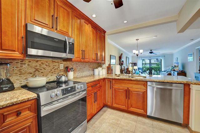 860 SE 6th Avenue 402, Deerfield Beach, FL 33441