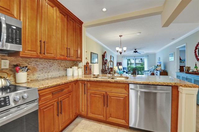 860 SE 6th Avenue 402, Deerfield Beach, FL 33441