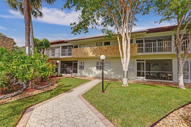 860 SE 6th Avenue 402, Deerfield Beach, FL 33441