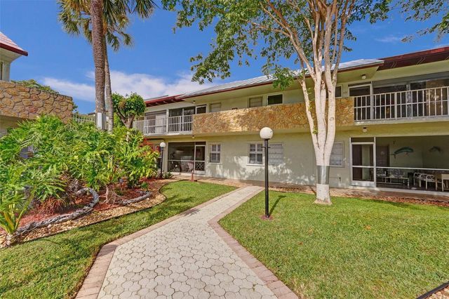 860 SE 6th Avenue 402, Deerfield Beach, FL 33441