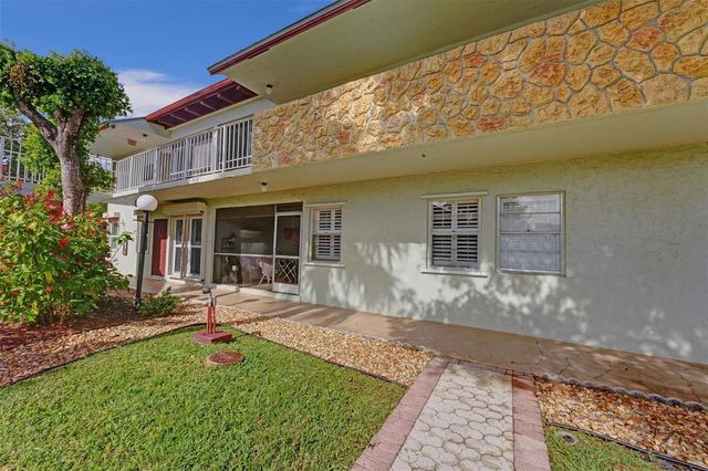 860 SE 6th Avenue 402, Deerfield Beach, FL 33441