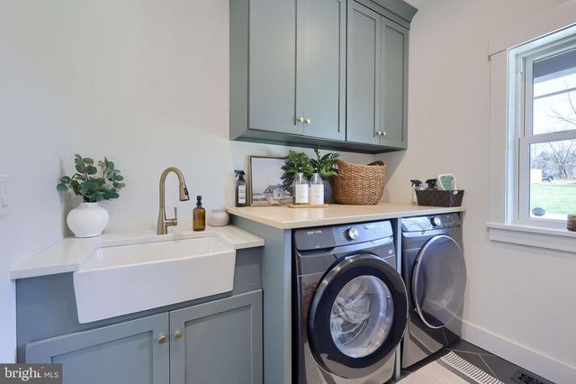 109 LILLY RD, Honey Brook, PA 19344