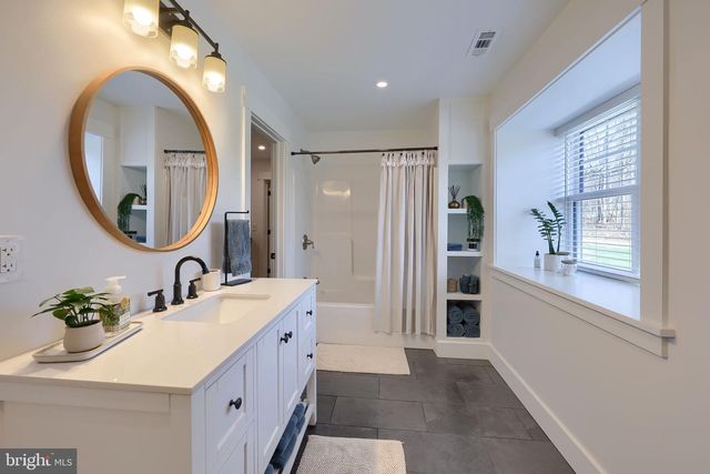 109 LILLY RD, Honey Brook, PA 19344